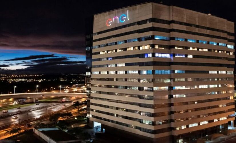 Enel admitiu que boa parte dos clientes não conseguiu contato com a empresa neste fim de semana