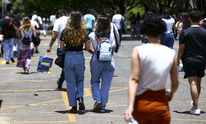 As primeiras provas do Exame Nacional do Ensino Médio (Enem) foram realizadas domingo (5)