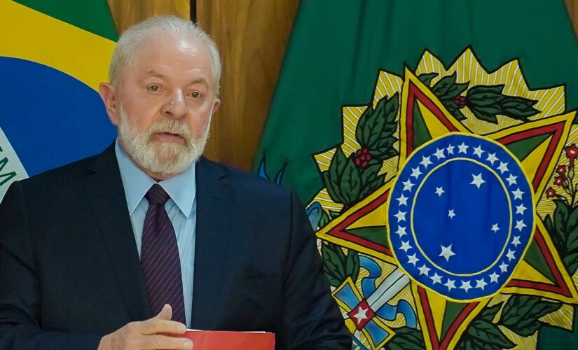 O presidente Luiz Inácio Lula da Silva (PT) disse nesta sexta-feira (22) que a energia barata da qual se beneficia uma parcela do empresariado está sendo paga pelo povo pobre