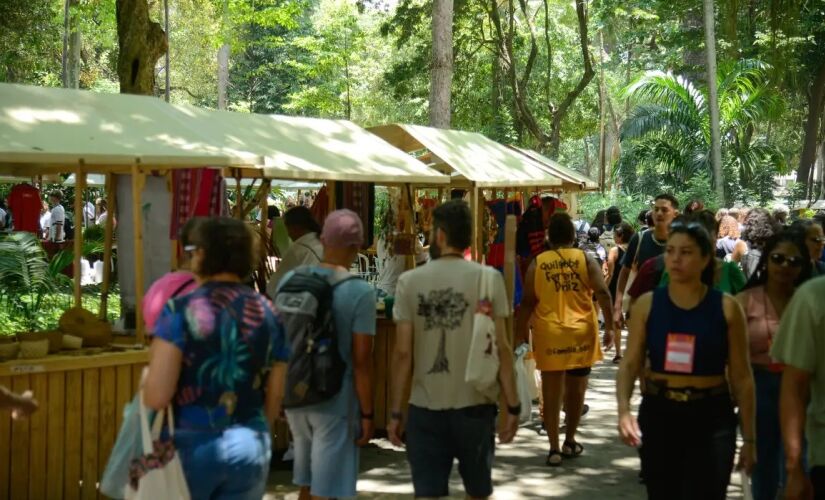 e hoje até quinta-feira das 8h às 18h,  serão vendidas peças de artesanato e produtos de alimentação saudável