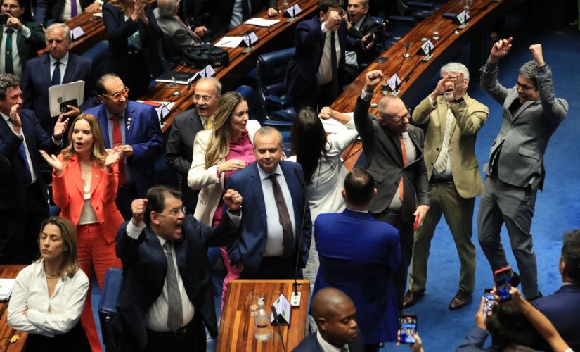 Aprovação da PEC exigia o voto de pelo menos 49 dos 81 senadores