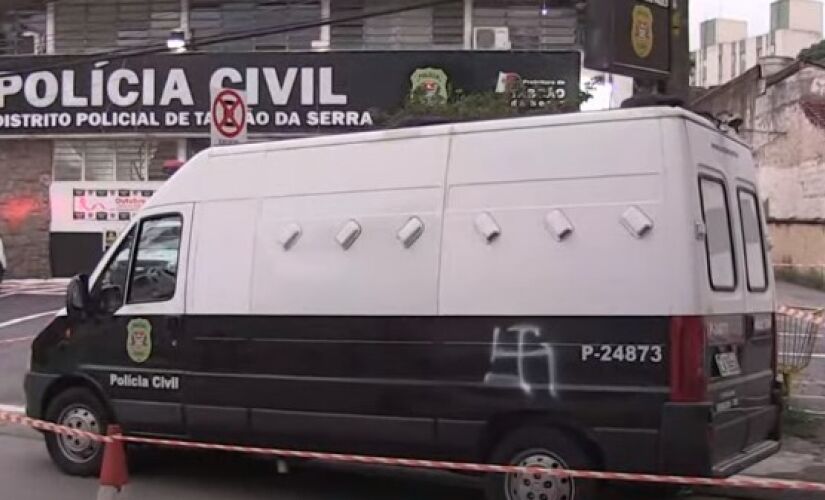 Rua em frente à delegacia foi bloqueada por suspeita de bomba