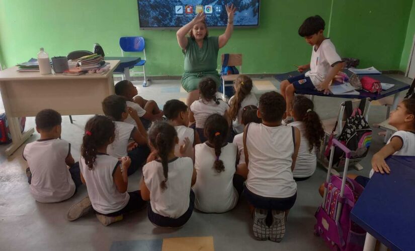 Professora continua ministrando aulas de Música de forma voluntária
