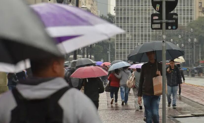 O aniversário de São Paulo amanheceu chuvoso e deve permanecer assim até, pelo menos, essa sexta (26).