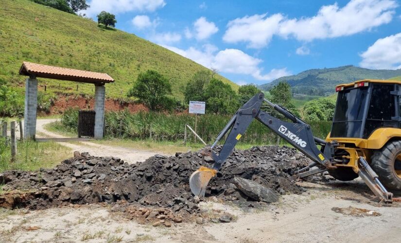 Também foi proibido a comercialização de lotes do terreno