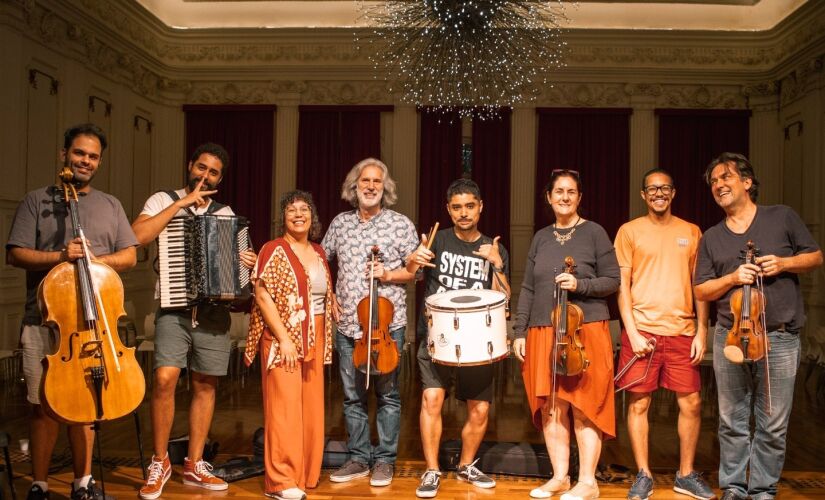 Bando de Régia e Quarteto de Cordas da Cidade de SP fazem apresentação na Praça das Artes