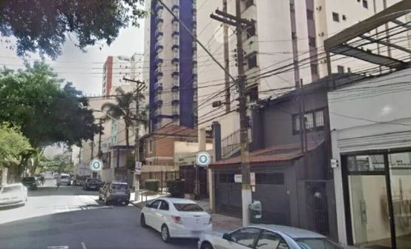 O imóvel onde estava o casal fica na rua Mateus Grou e o desentendimento começou por volta das 8h45.