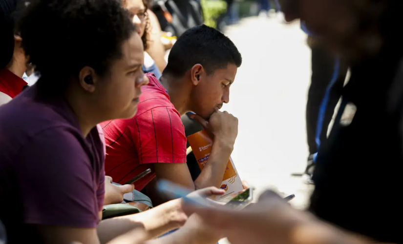 Menos de 50% dos alunos conseguiram nível mínimo de aprendizado em matemática e ciências