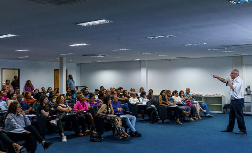 A Prefeitura de Taboão da Serra realizou uma série de treinamentos com os 100 novos médicos do programa Mais Médicos e novos enfermeiros