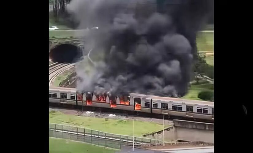  O fogo já foi controlado e, segundo o Metrô-DF, só o condutor estava no veículo.