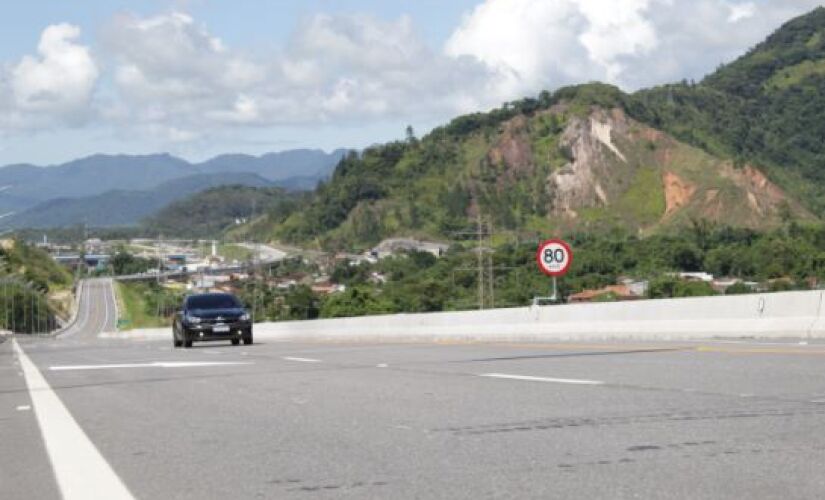 Com a liberação, a rodovia retorna à sua configuração padrão, com o tráfego no sentido litoral ocorrendo exclusivamente pela Serra Antiga