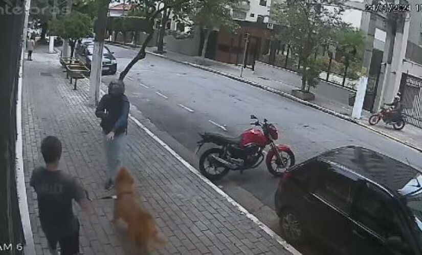 Assalto na região de Moema, na zona sul de SP, foi registrado por câmeras de segurança