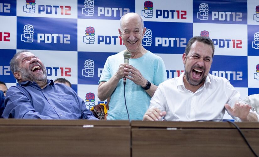 Carlos Lupi, Rui Falcão e Guilherme Boulos durante evento na sede do PDT em São Paulo