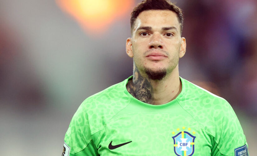 Goleiro Ederson, eleito o melhor do mundo da posição