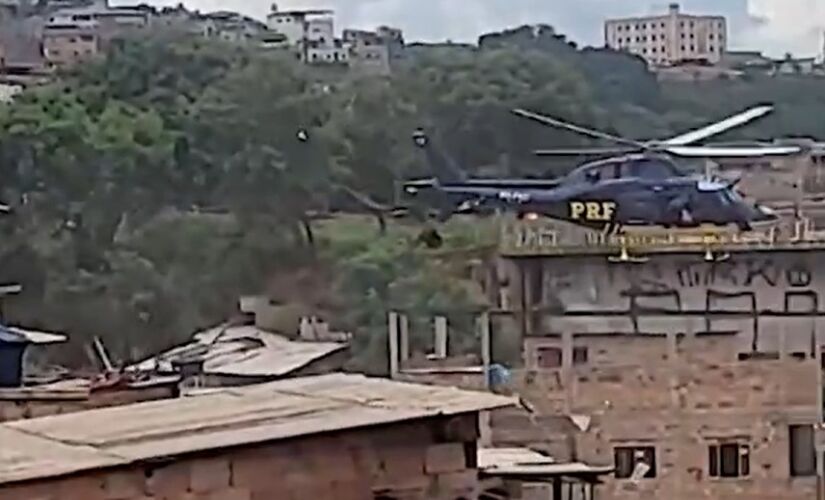 Momento em que helicóptero da PRF começa a cair em Belo Horizonte