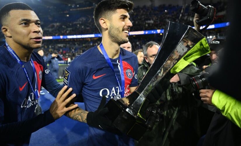 Recém-anunciado, o zagueiro Lucas Beraldo, ex-São Paulo, fez a estreia no PSG