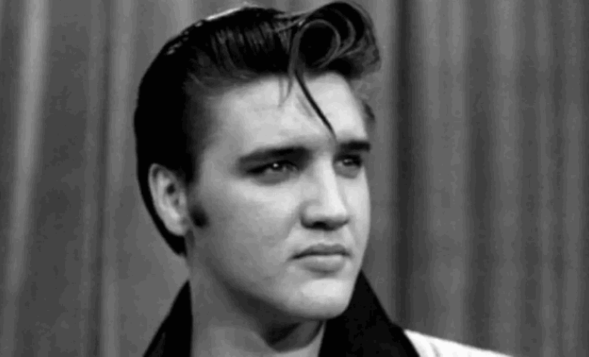 Entre os itens que podem ir a leilão, está a bíblia que estava na escrivaninha do quarto de Elvis no dia da sua morte
