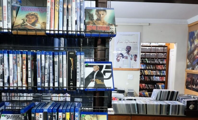 Locadora Vídeo Paradiso, em Santos, ainda possui um acervo com 22 mil DVDs, 3 mil Blu-Rays e 8 mil VHS