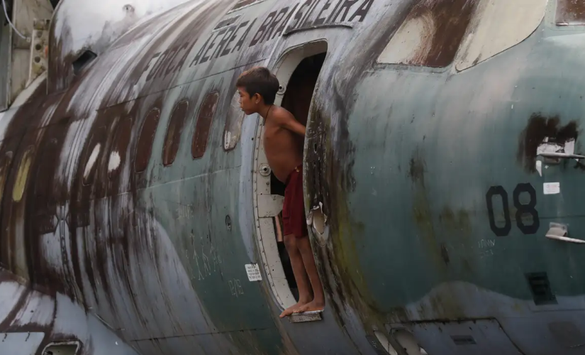 Denúncias feitas por líderes indígenas locais apontaram falta de controle do espaço aéreo próximo à TIY