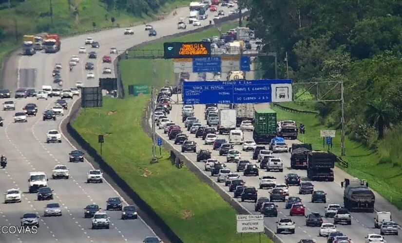 SAI operando no sistema 5x3, pista sul está bloqueada no trecho da serra