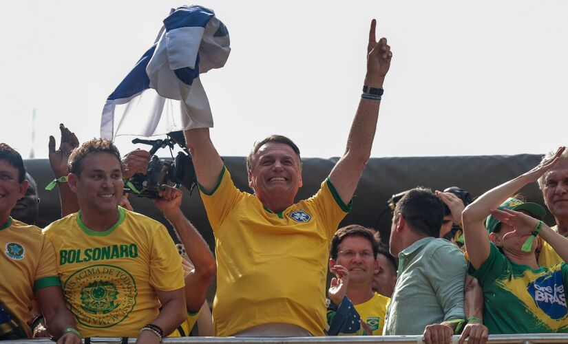  Jair Bolsonaro (PL) durante manifestação neste domingo em São Paulo 