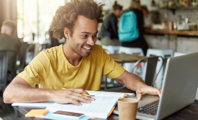 Instituto Coca-Cola está com inscrições abertas para cursos de capacitação; o foco do projeto é atingir jovens de vulnerabilidade social