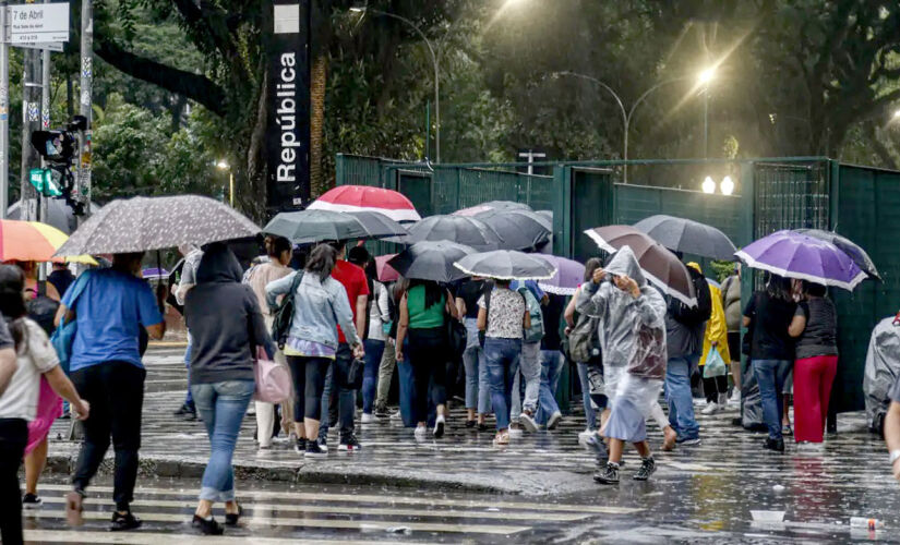 Fim de semana deve ser de chuvas prolongadas, tempestades ou céu nublado por vários dias, dependendo das condições climáticas locais