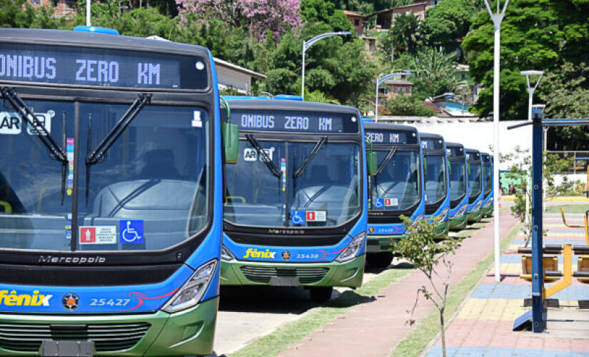 Prefeito decidiu baixar tarifa do transporte durante o Carnaval