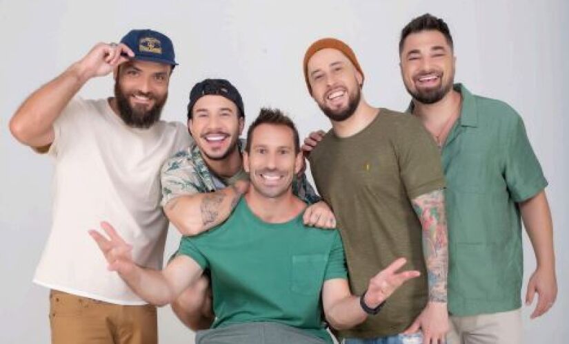 Jeito Moleque faz show exclusivo em bloco