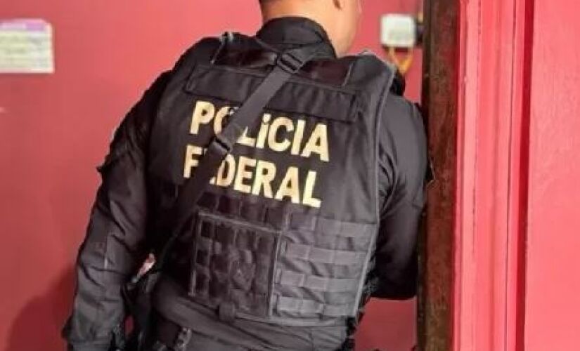 A Policia Federal cumpre três mandados de busca e apreensão