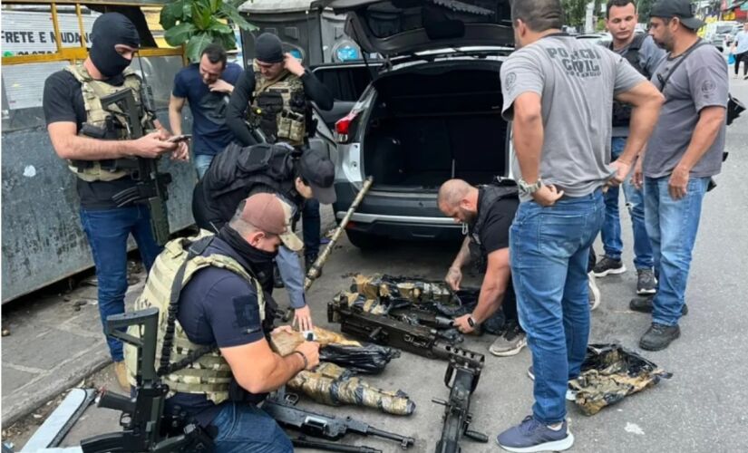 Armas recuperadas no Rio de Janeiro no dia 19 de outubro