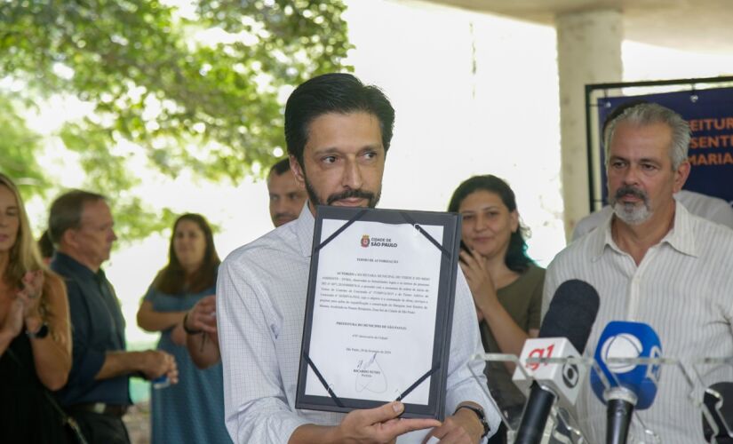 Ricardo Nunes assinou o início das obras de restauro da Marquise do Ibirapuera