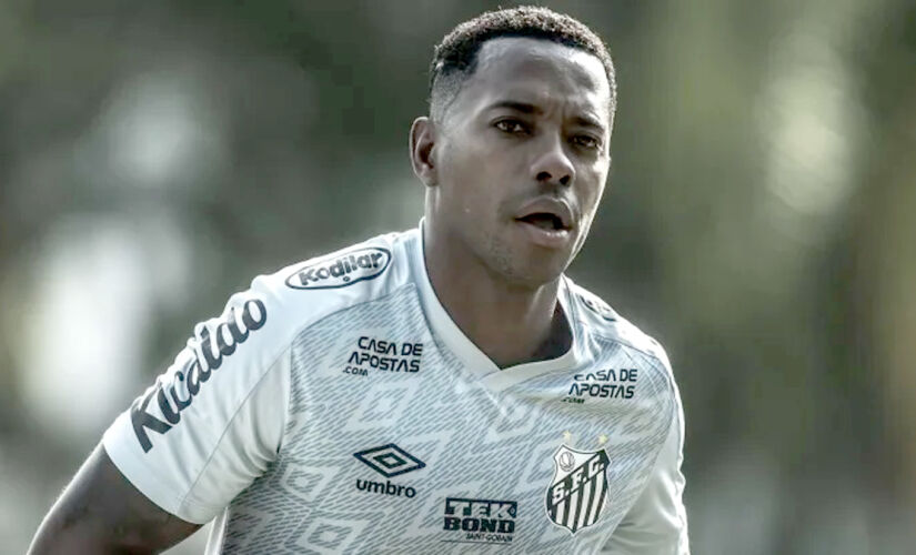 O jogador Robinho é alvo de um pedido de homologação de sentença requerido pelo governo italiano