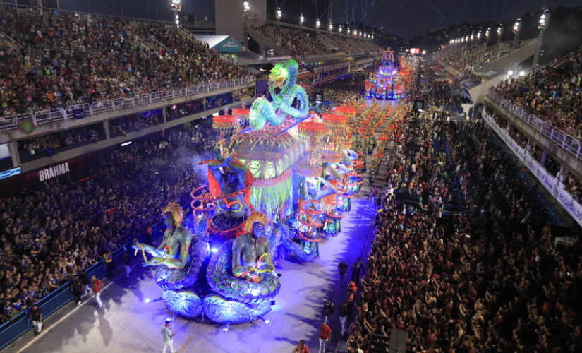 No desfile da Viradouro, a divindade foi muito bem representada na comissão de frente. A apresentação, considerada uma das mais surpreendentes do Carnaval, trazia uma serpente que rastejava pela pista da Sapucaí