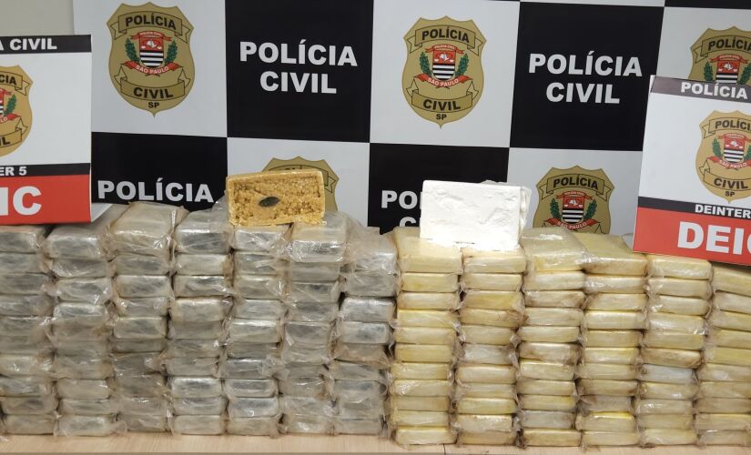 Funilaria usada como fachada guardava mais de 150 tijolos de cocaína no interior de SP