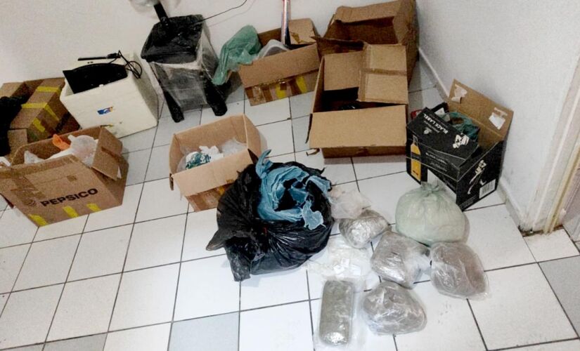 PM localiza casa bomba com mais de 70 quilos de drogas em SP