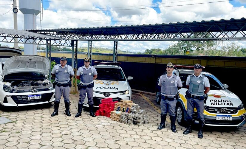 Menores são presos com quase 180 quilos de maconha em carro roubado em SP