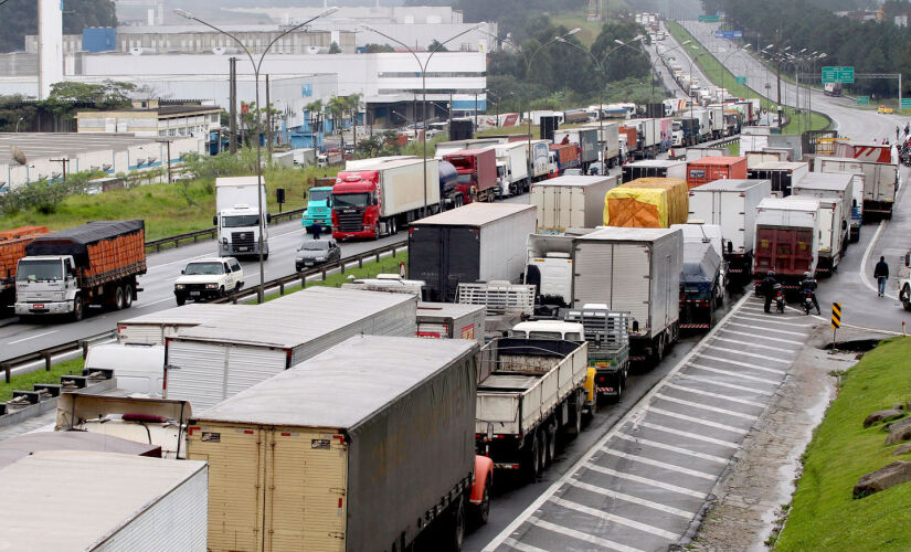 Prazo para realização do exame toxicológico para condutores das categorias C, D e E, que têm a CNH com vencimento entre janeiro e junho deste ano, é até o dia 31 de março