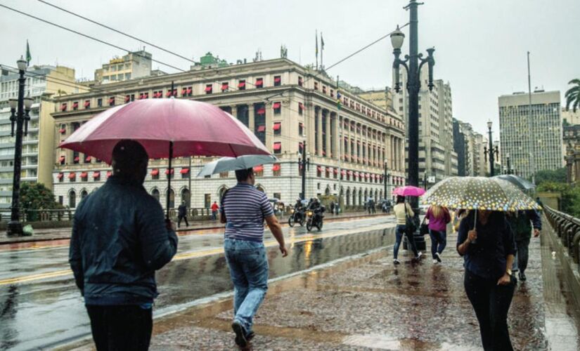 Na tarde deste domingo (17), as zonas leste e norte de São Paulo foram colocadas em estado de alerta