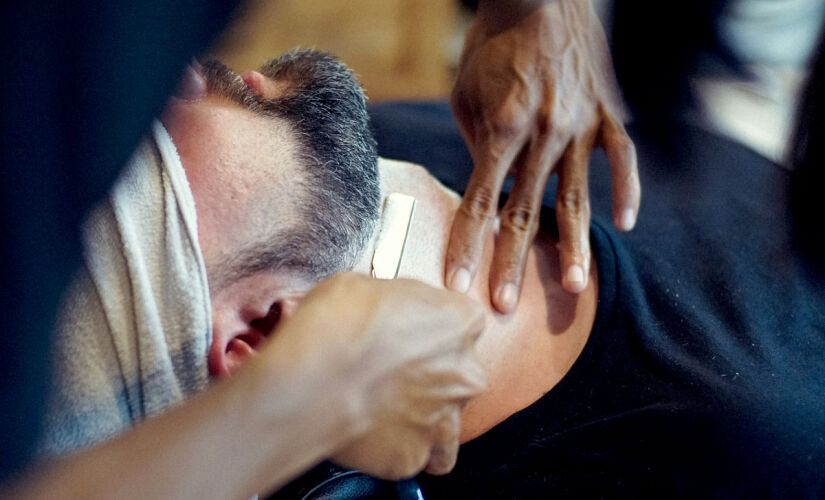 Saiba o processo do transplante de barba e de sobrancelha