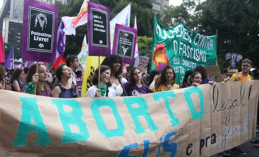 Na Paulista, movimento pede por legalização do aborto e igualdade de gênero