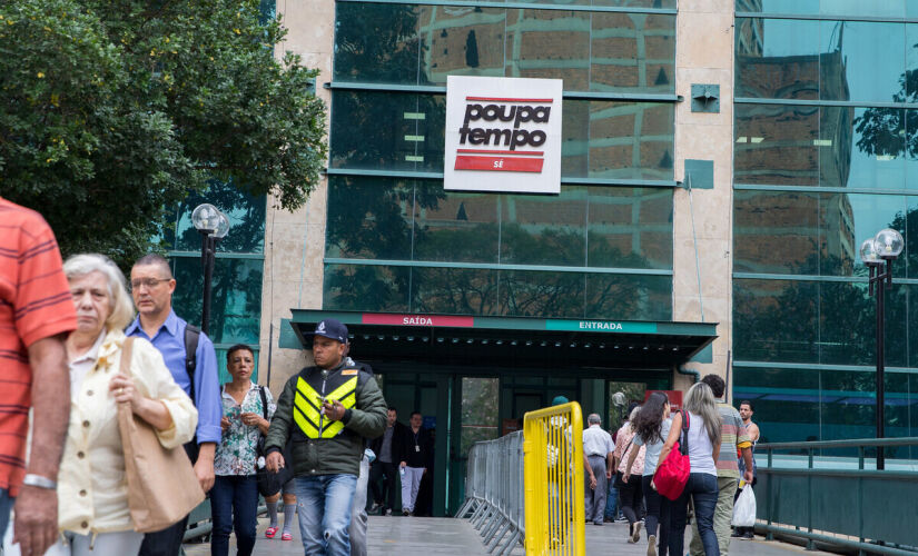 Poupatempo Sé, primeira unidade do programa, foi inaugurada em 20 de outubro de 1997, na Praça do Carmo