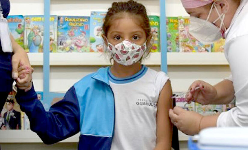 Escolas municipais disponibilizam vacinana contra a dengue em Guarulhos, na Grande São Paulo 