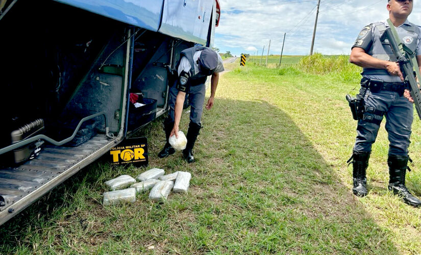 Um homem foi preso nesta terça-feira (2) por tráfico de drogas em um ônibus interestadual em Flórida Paulista, no interior de São Paulo