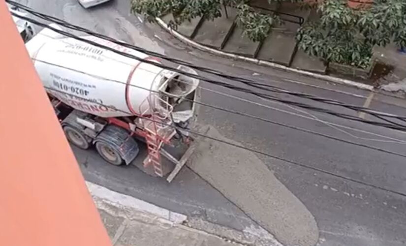 Betoneira derramou concreto em rua do Sumarezinho