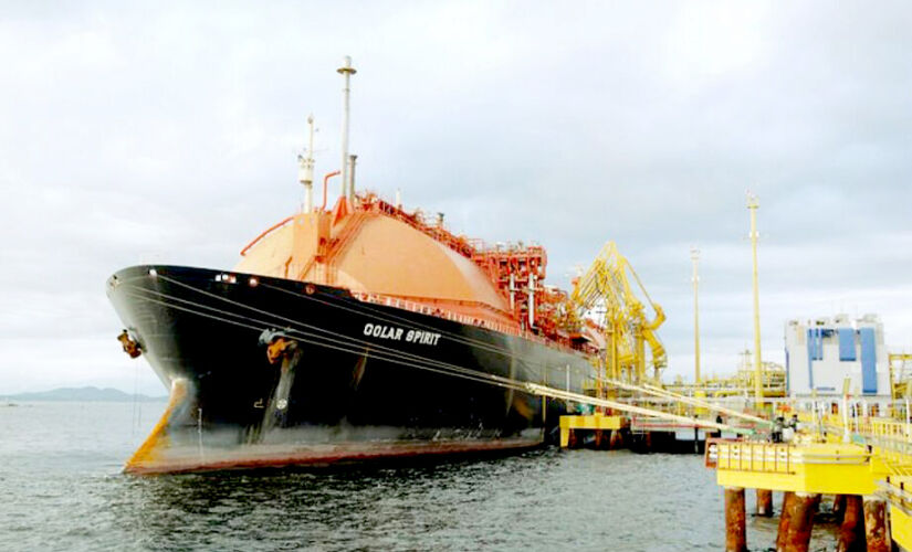 Terminal de "navio-bomba" é para transferência do terminal de regaseificação de Gás Natural Liquefeito