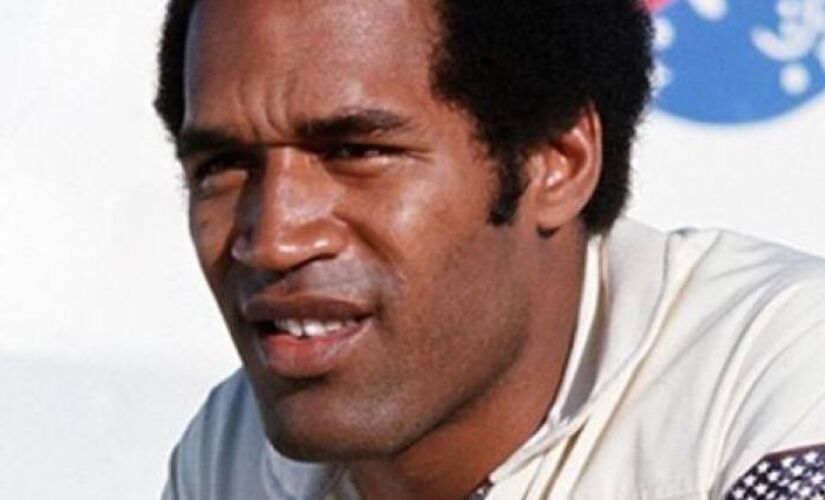 O.J. Simpson em cena de filme 'Capricórnio Um'