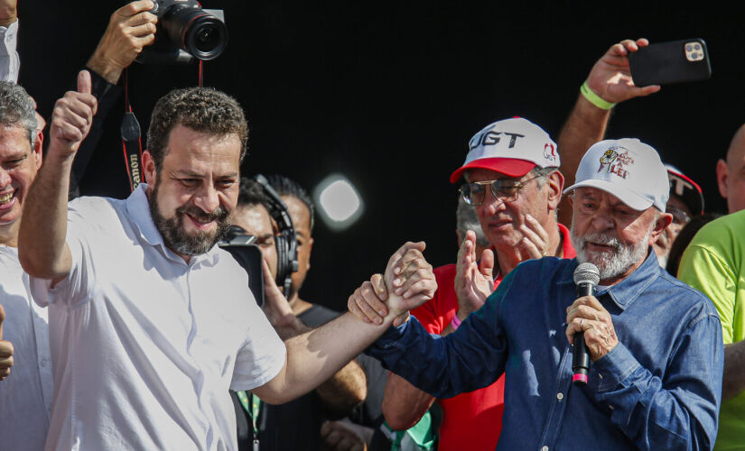 Lula e Boulos no evento de 1&ordm; de maio