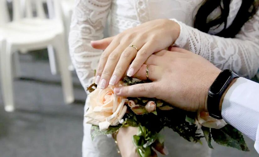 No Brasil, há duas formas de união: o casamento e a união estável