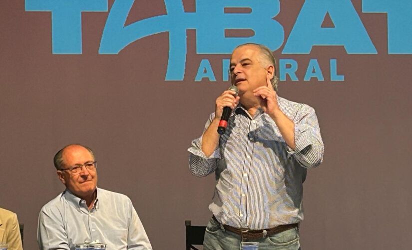 Márcio França, ao lado de Geraldo Alckmin, durante lançamento da equipe de trabalho de Tabata Amaral em São Paulo